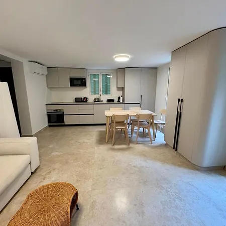 Neuf 3p- Proche & Aeroport Διαμέρισμα *