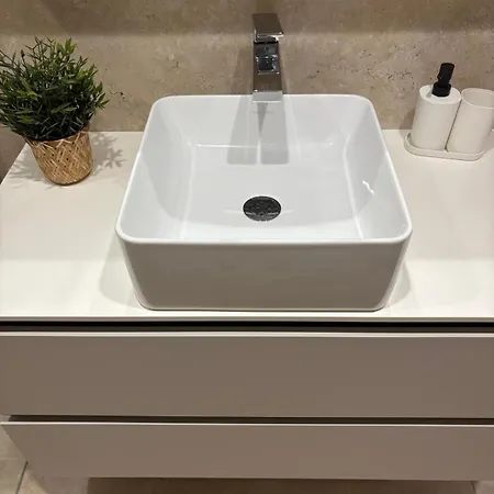 Διαμέρισμα Neuf 3p- Proche & Aeroport *