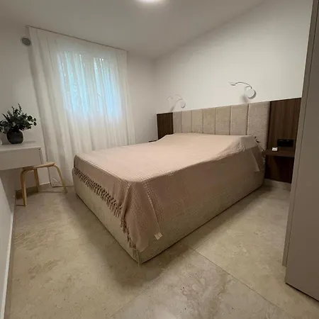 Neuf 3p- Proche & Aeroport *