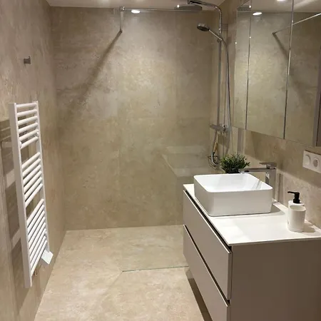 Neuf 3p- Proche & Aeroport Διαμέρισμα