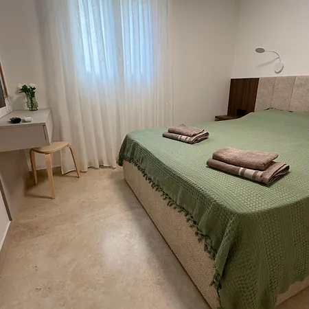 Neuf 3p- Proche & Aeroport *