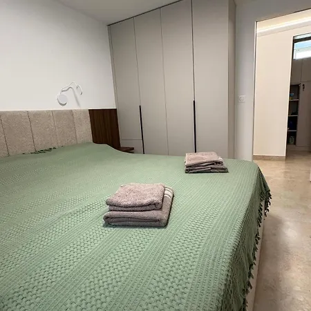 Neuf 3p- Proche & Aeroport *