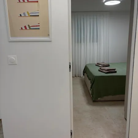 Neuf 3p- Proche & Aeroport Apartmán